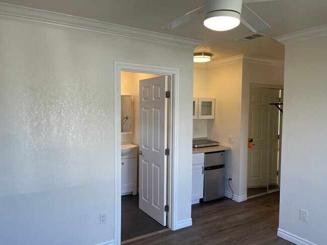 Building Photo - 26692 Sinforosa Dr