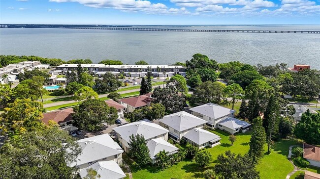 Building Photo - 1813 Bough Ave