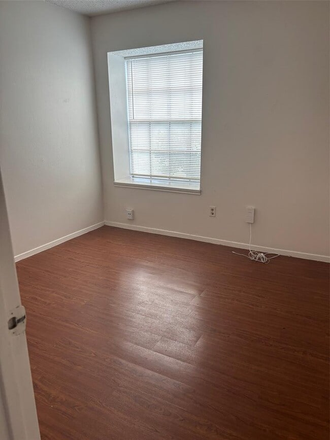 Building Photo - 12312 Alderbrook Dr