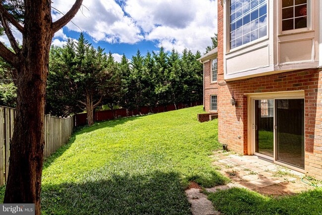 Building Photo - 1719 Strine Dr