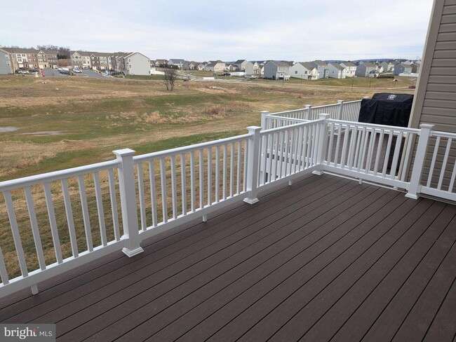 Building Photo - 513 Seeback Dr