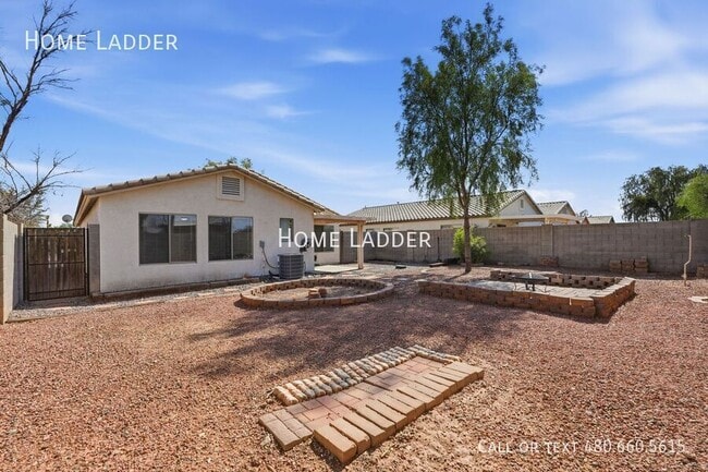 Building Photo - 16030 W Woodlands Ave