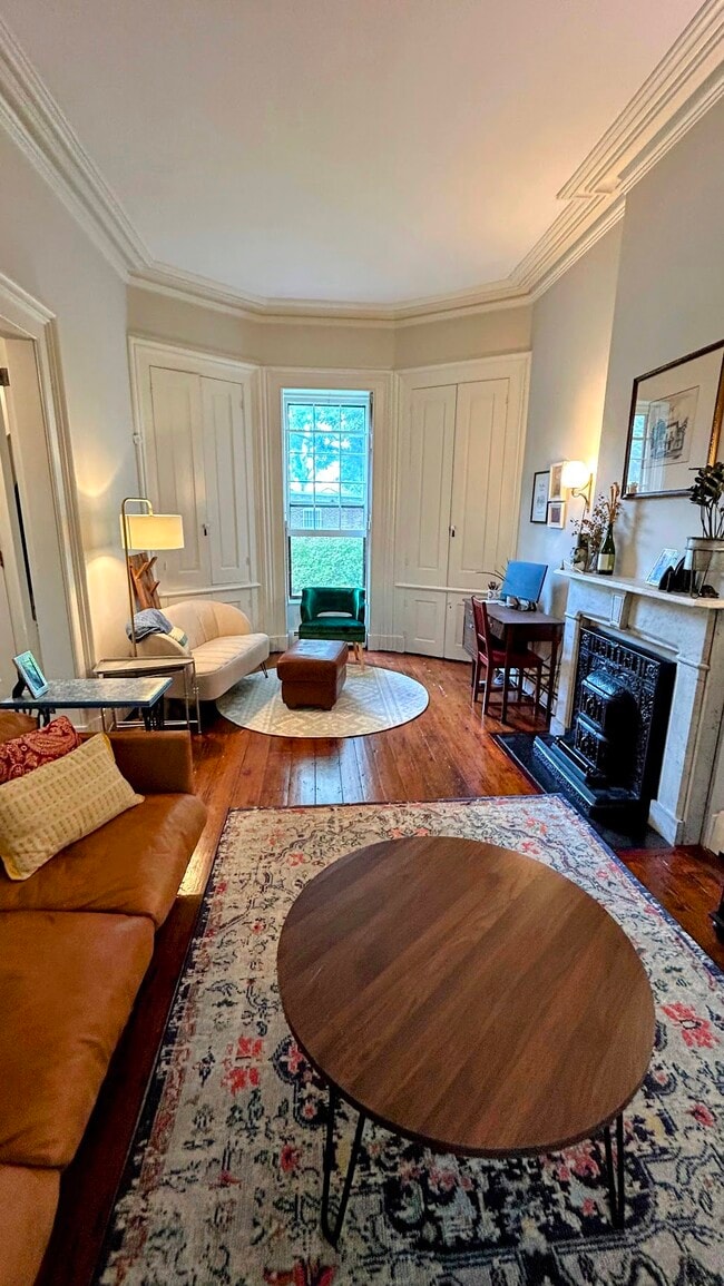 Living Room - 613-2 Chapel St