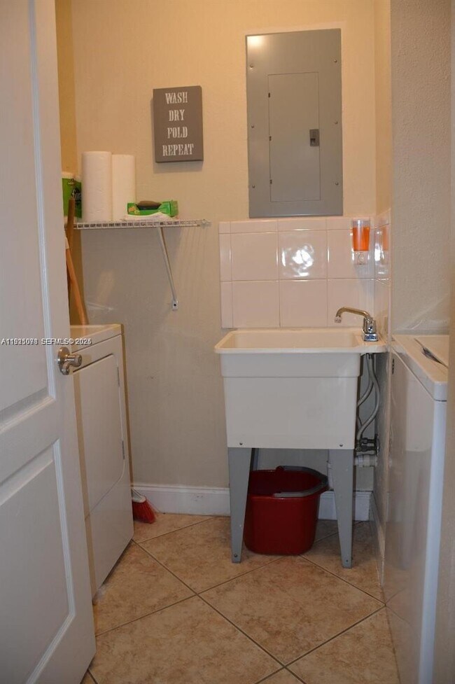 Building Photo - 13817 SW 154th St