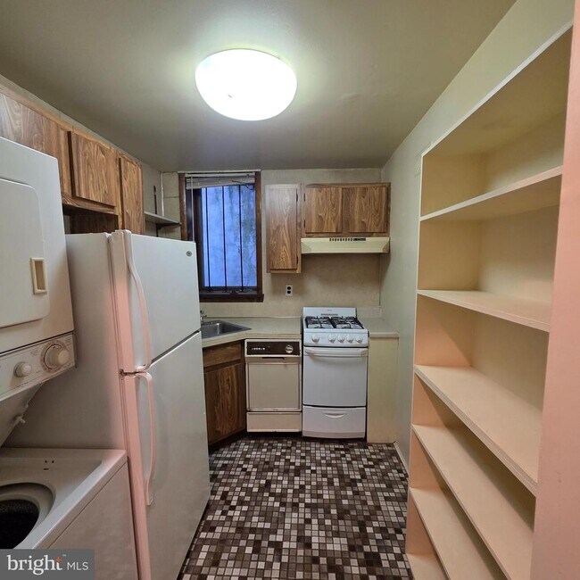 Building Photo - 740 E Passyunk Ave