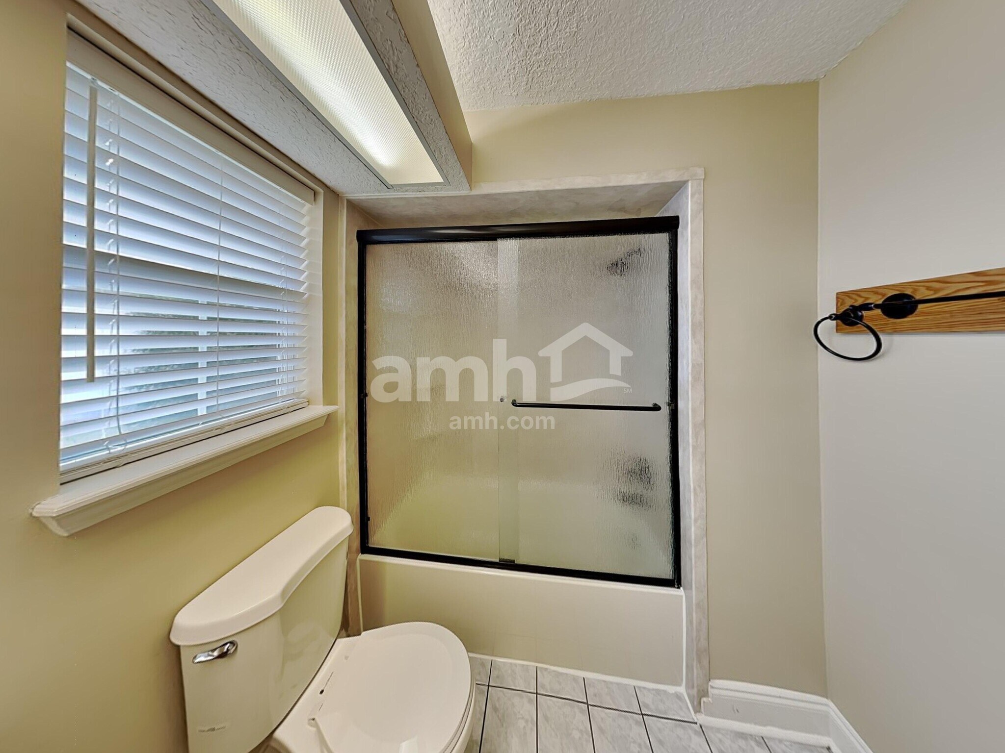 Building Photo - 1745 Pickwick Pl