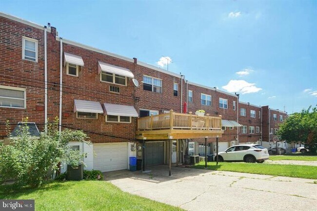 Building Photo - 5428 Vicaris St
