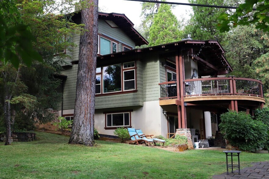 Building Photo - 3765 N Canyon Rd