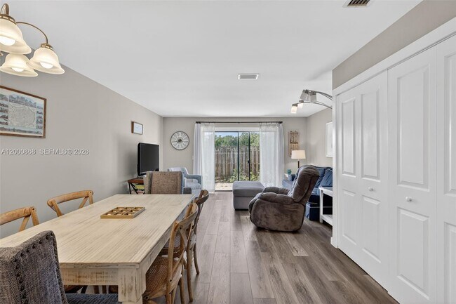 Building Photo - 9425 S Ocean Dr