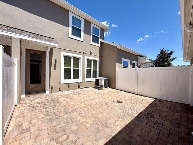 Building Photo - 8568 Dufferin Ln