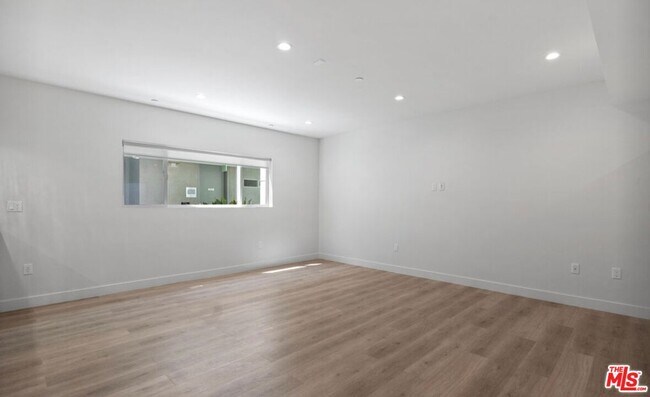 Building Photo - 2336 Westwood Blvd