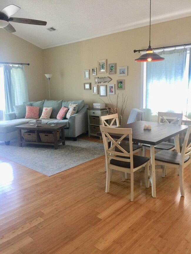 Building Photo - 3947 Gladiola Ct