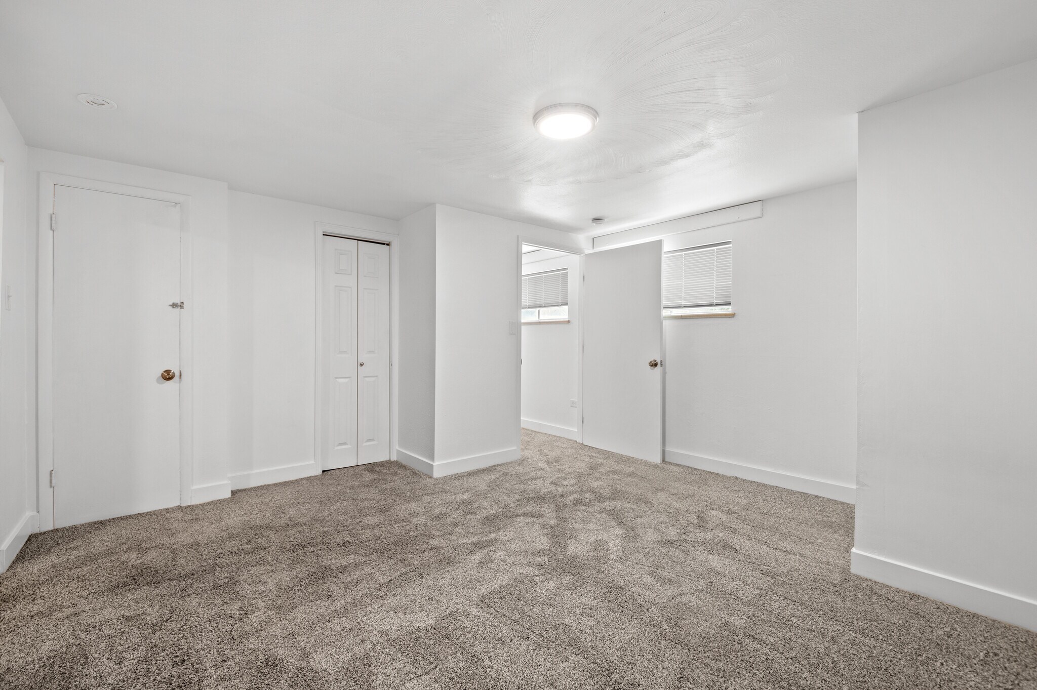 Building Photo - 12820 Willow Ln