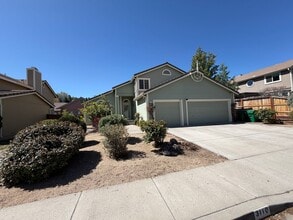 Building Photo - 3110 Sweet Clover St