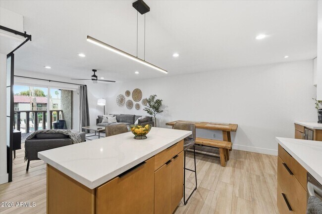 Building Photo - 8649 E Royal Palm Rd