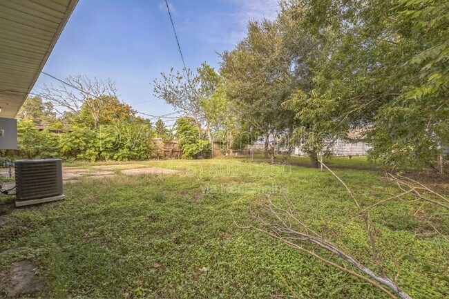 Building Photo - 6419 Belarbor St