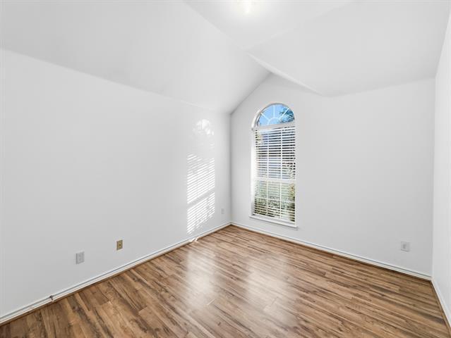 Building Photo - 11250 Luckenbach Dr