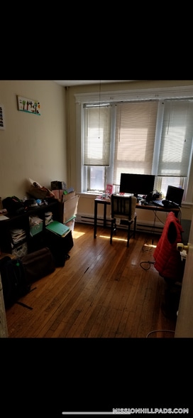 Building Photo - 883 Huntington Ave