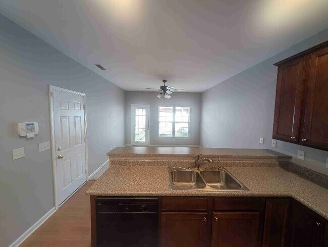 Building Photo - 15554 Smithfield Dr