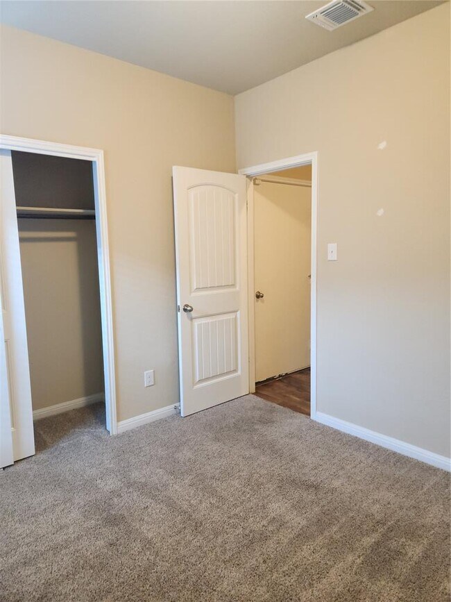 Building Photo - 2023 Birkby Ct