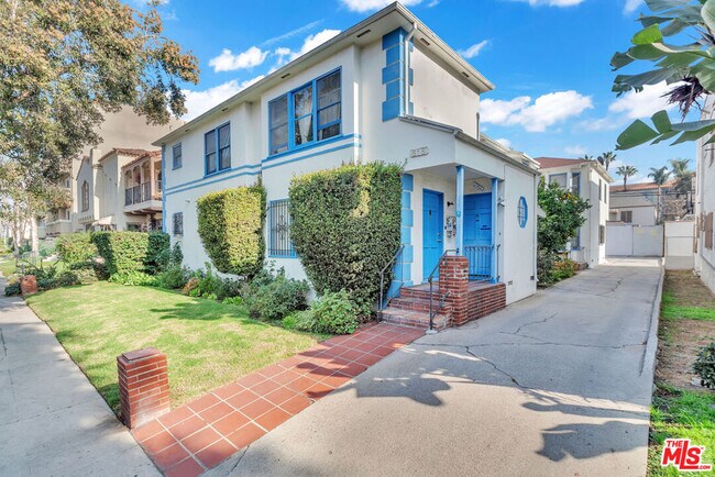 Building Photo - 622 Cloverdale Ave