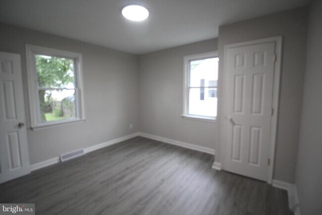 Building Photo - 548 S Marlyn Ave