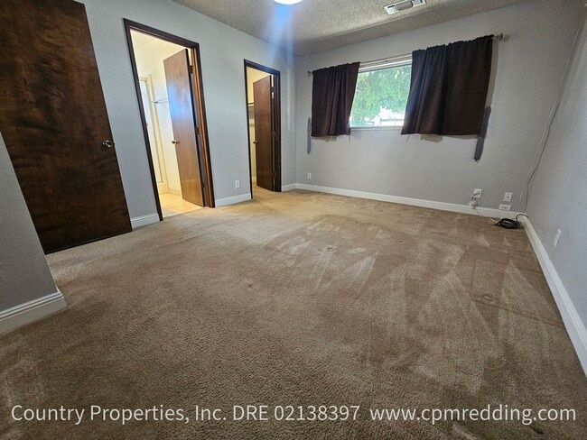 Building Photo - 12183 Dry Creek Rd