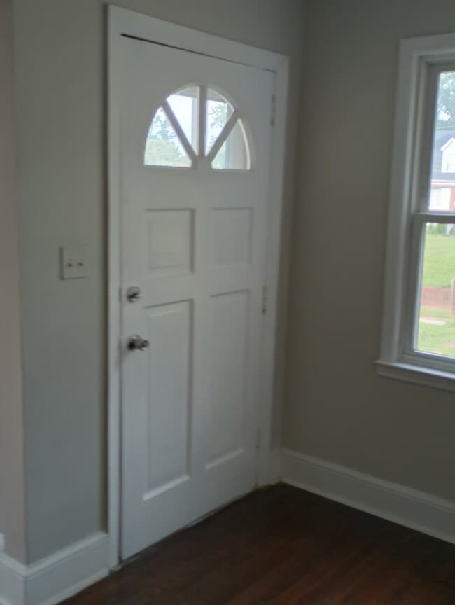 Building Photo - 327 Caulder Ave