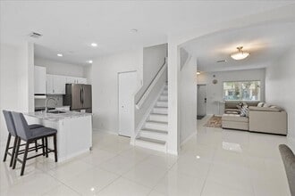 Building Photo - 4722 Lago Vista Dr