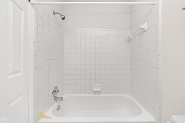 Building Photo - 24597 N Meadow Dr