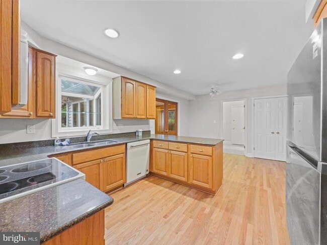 Building Photo - 10034 Chatelaine Cir