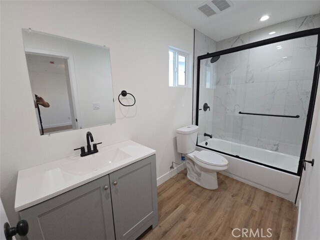 Building Photo - 1547 W 82nd St