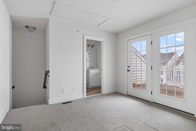 Building Photo - 619 W Mulberry St