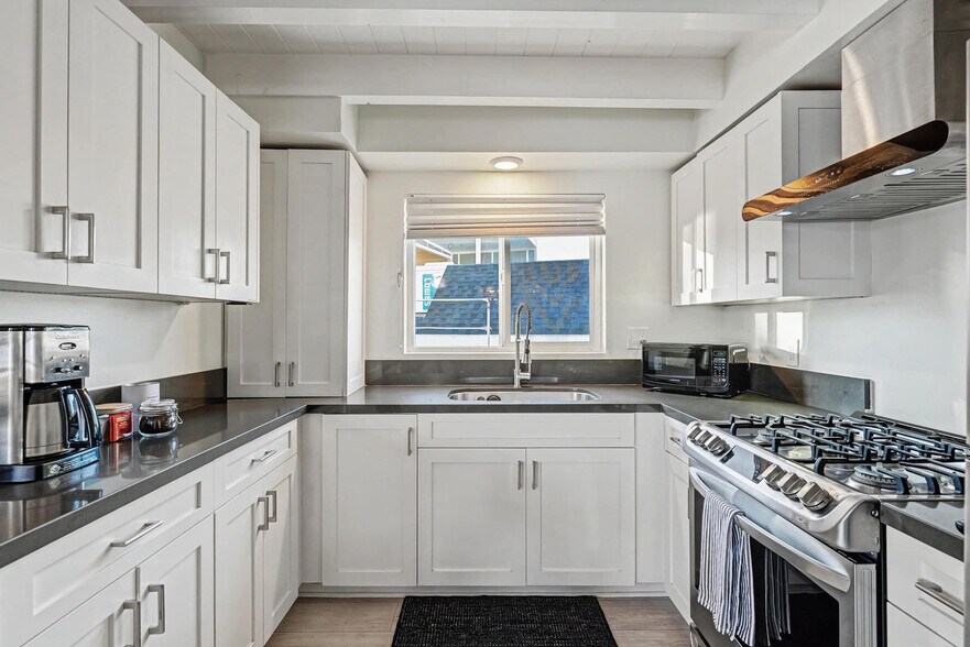 Building Photo - 2612 Bayside Ln