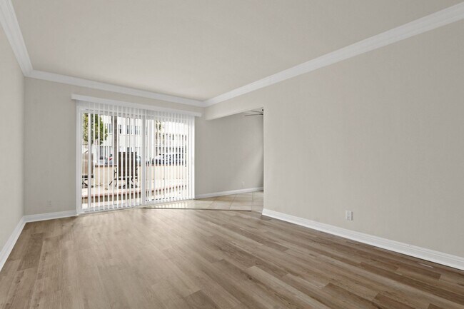 Building Photo - 75 Glendora