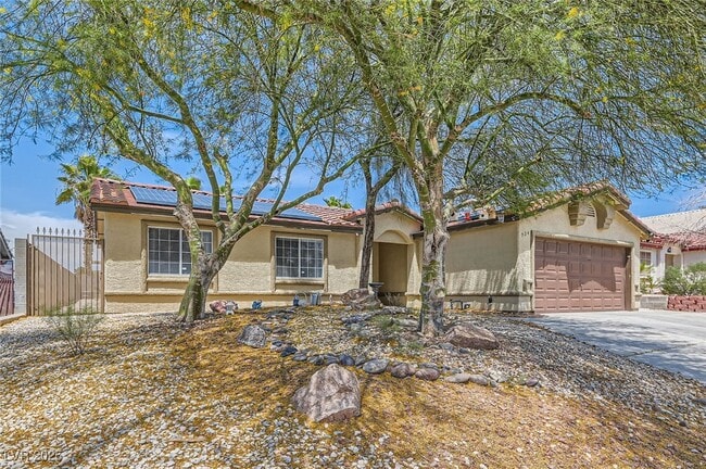 Primary Photo - 924 Clubview Dr