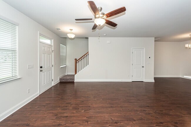 Building Photo - 7787 Montview Rd