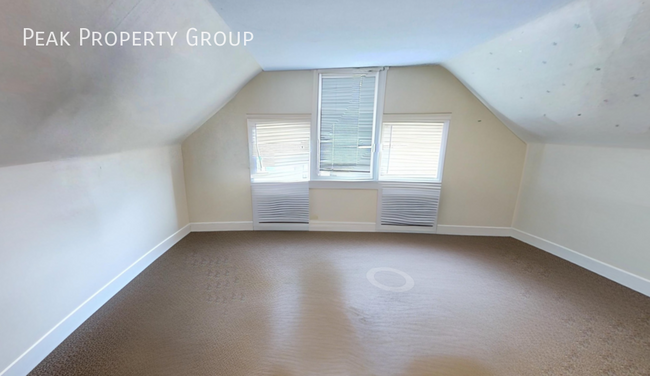 Building Photo - 2545 Vestry Ave