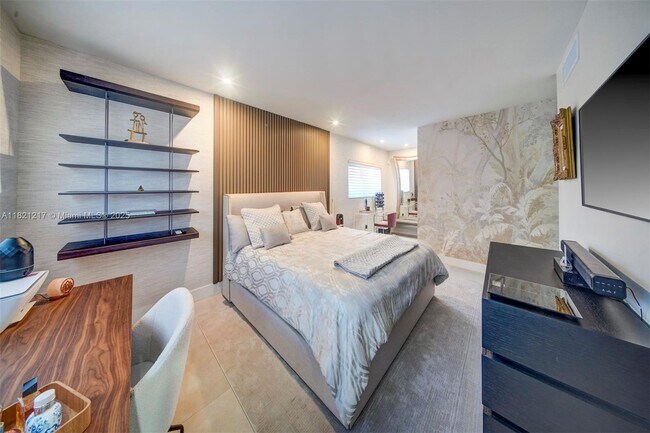 Building Photo - 2020 Alamanda Dr