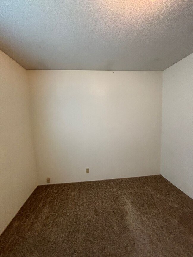 Building Photo - 2307 E O Ct