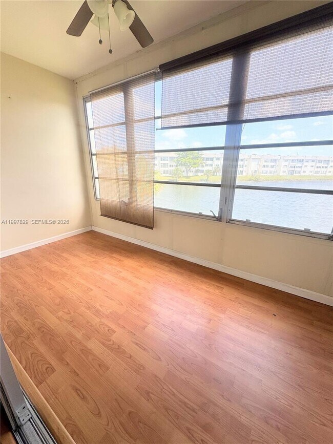 Building Photo - 8200 Sunrise Lakes Blvd