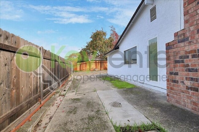 Building Photo - 5631 Mt Everest Ct