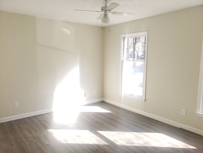 Building Photo - 2BR Townhouse in Avondale