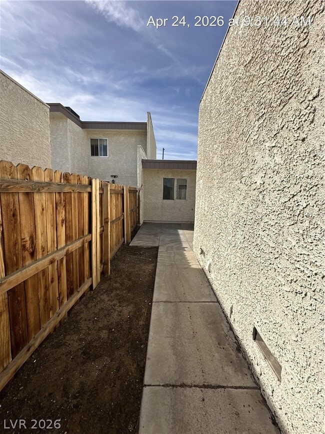 Building Photo - 760 Anne Ln