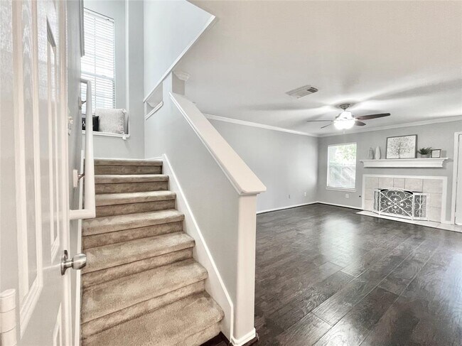 Building Photo - 46 Marble Rock Pl