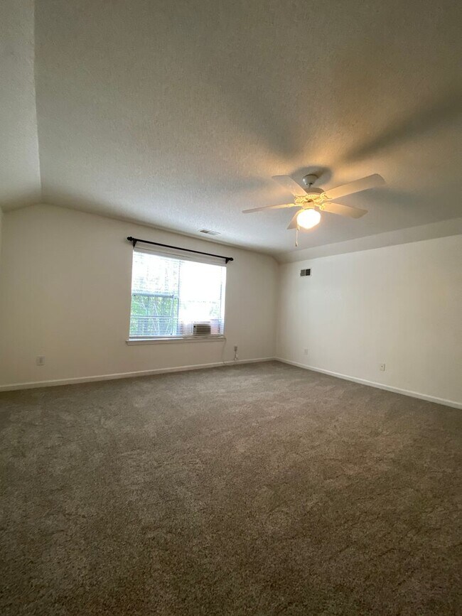 Building Photo - Adorable 3 Bedroom 3 Bath in Preston Green