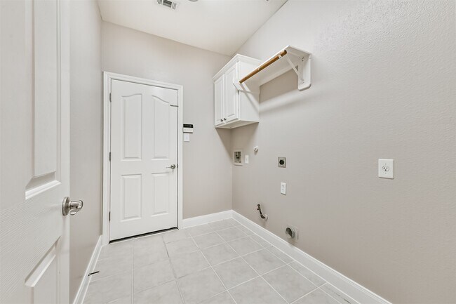 Building Photo - 1712 Hidden Brook Ln