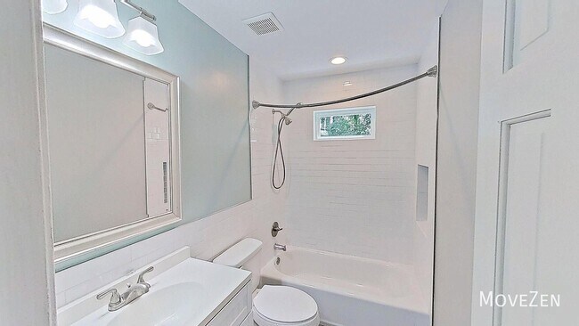 Building Photo - 1407 Hall Blvd