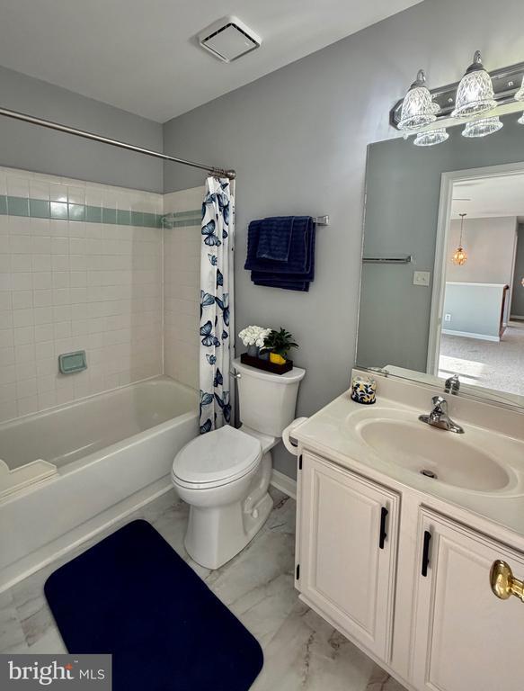 Building Photo - 4209 Oakhill Rd