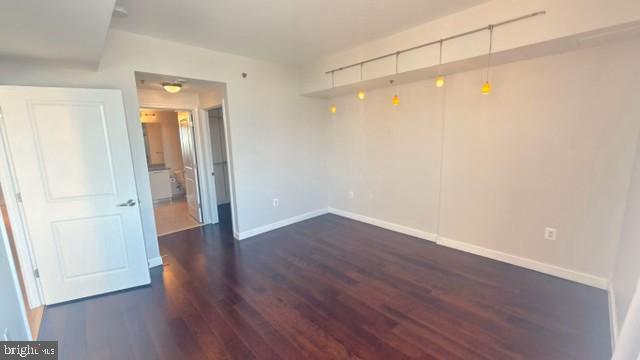 Building Photo - 5750 Bou Ave